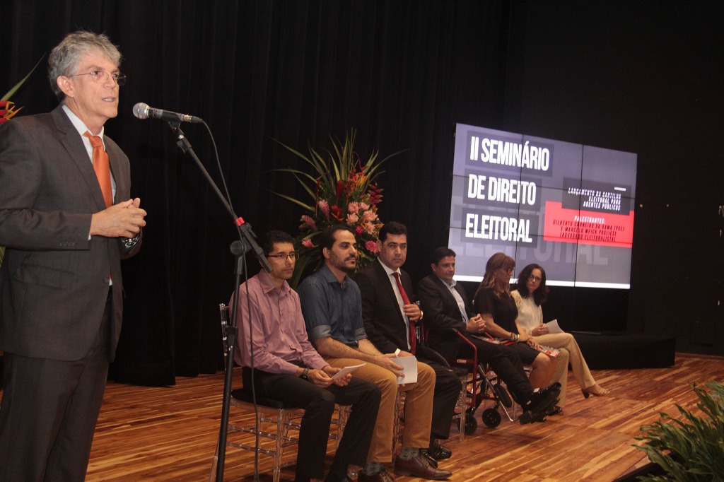 seminário-ricardo fala-Foto Alberi Pontes.jpg