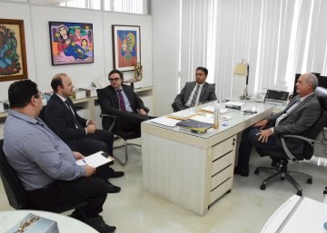 Reuniao_Nupemec_Cejusc_Saude_Des_Jose_Ricardo_P_e_PGE-PB_Fabio_Andrade_10_04_2023_3 dois.jpg