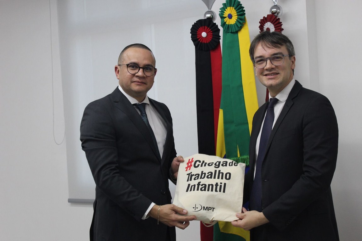 Procurador-Geral do Estado se reúne com Procurador-Chefe do Ministério Público do Trabalho na Paraíba.