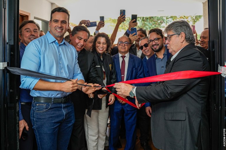 Inaugruaçao delegacia fita.jpeg