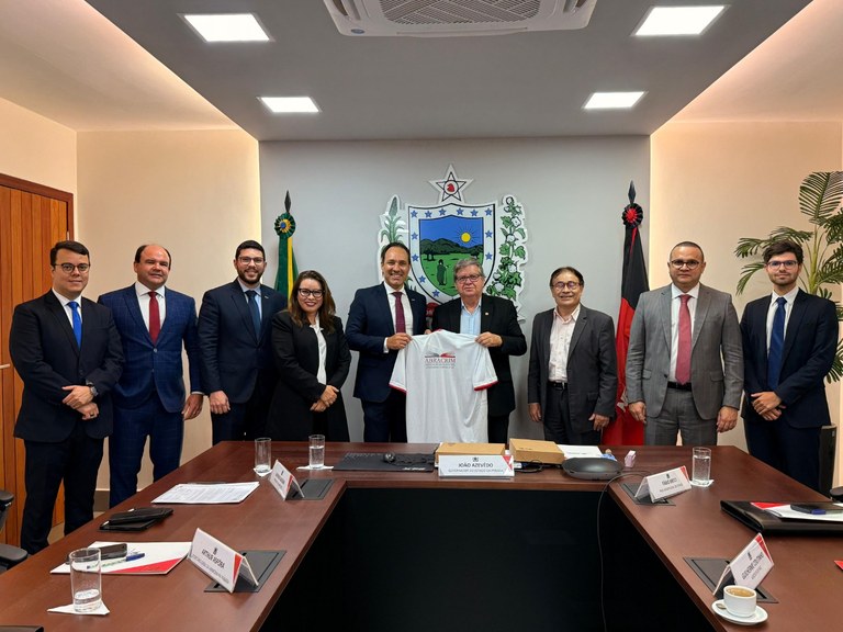 Reuniao na Granja camisa.jpg